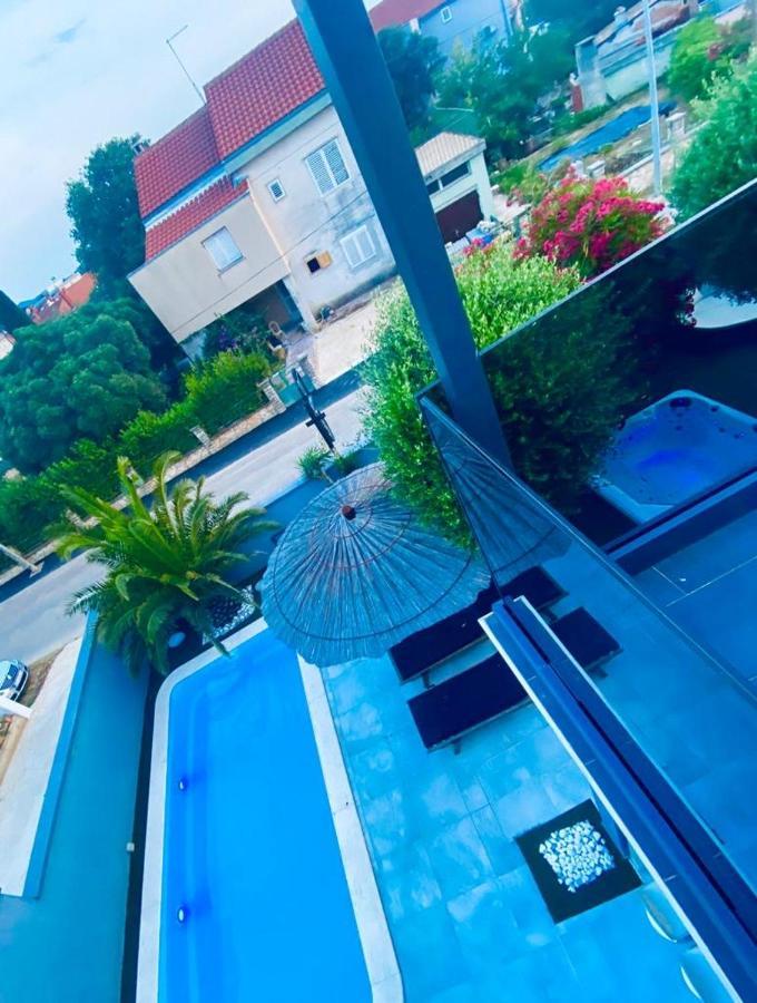 Apartmani Vernissage Biograd Na Moru Exteriör bild