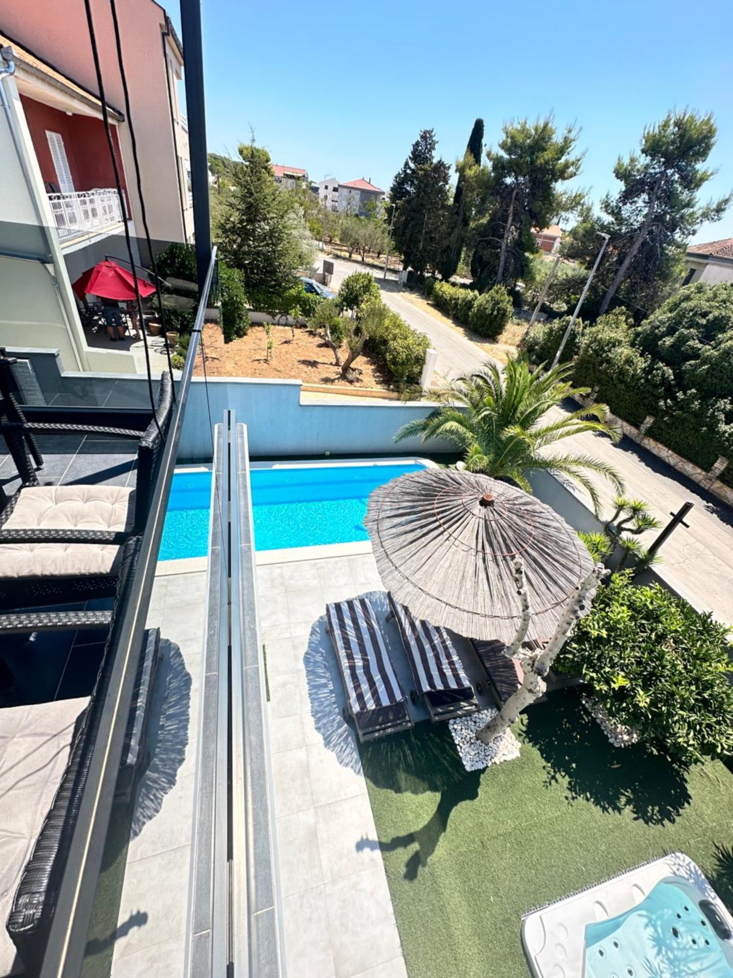 Apartmani Vernissage Biograd Na Moru Exteriör bild