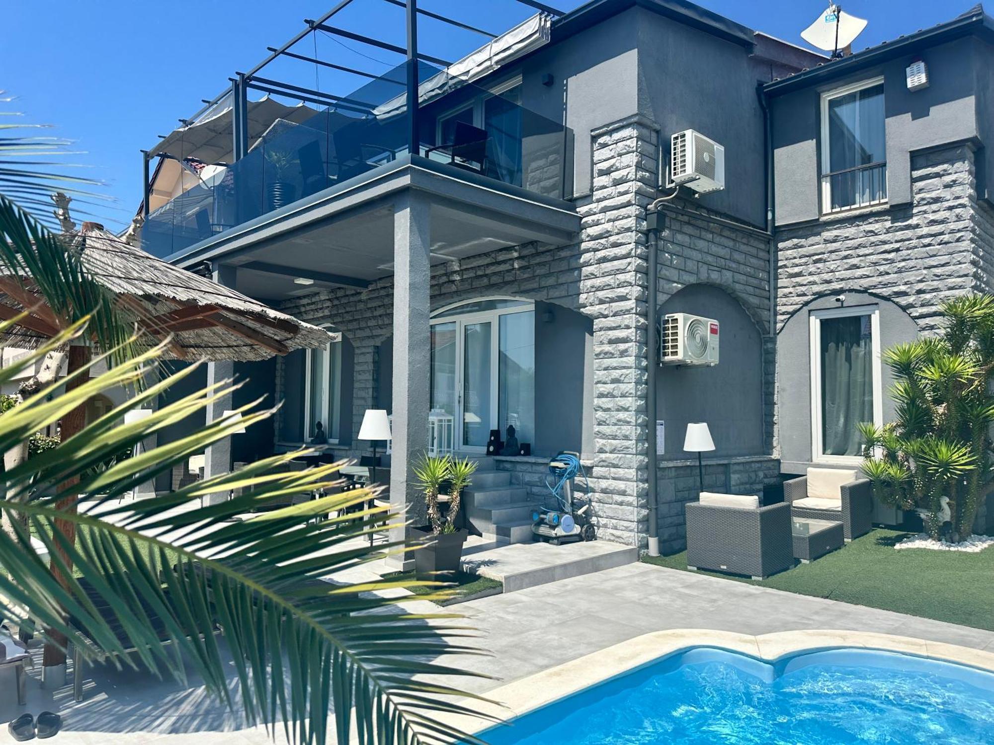 Apartmani Vernissage Biograd Na Moru Exteriör bild